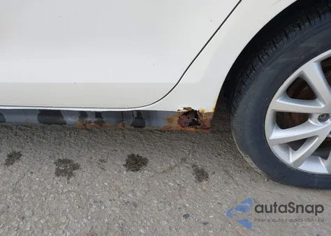 2011 Volkswagen Jetta 2.5L Se z USA, uszkodzony, nr VIN 3VWDZ7AJ6BM318886